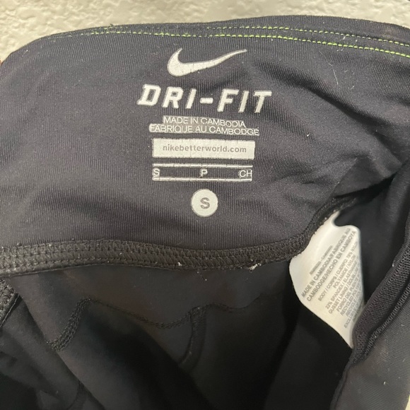 Nike cropped leggings - Picture 3 of 4